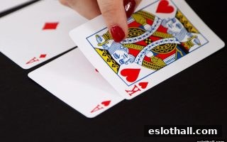 电子游艺厅娱乐活动中的棋牌博弈：骰宝与炸金花的策略深度解析